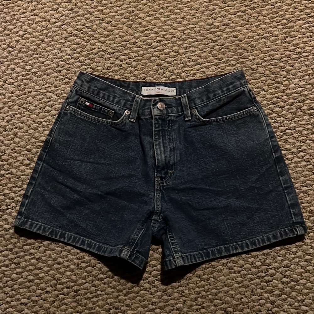 Size 4 Tommy Hilfiger Jean shorts! Boyfriend fit